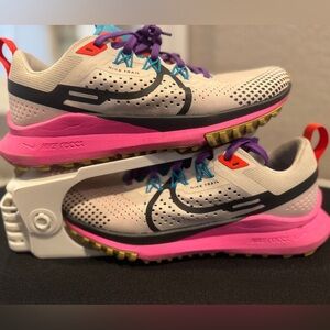 NIKE REACT PEGASUS TRAIL 4 ATHLETIC SHOES IN BLUE / PINK WOMENS US SIZE 8